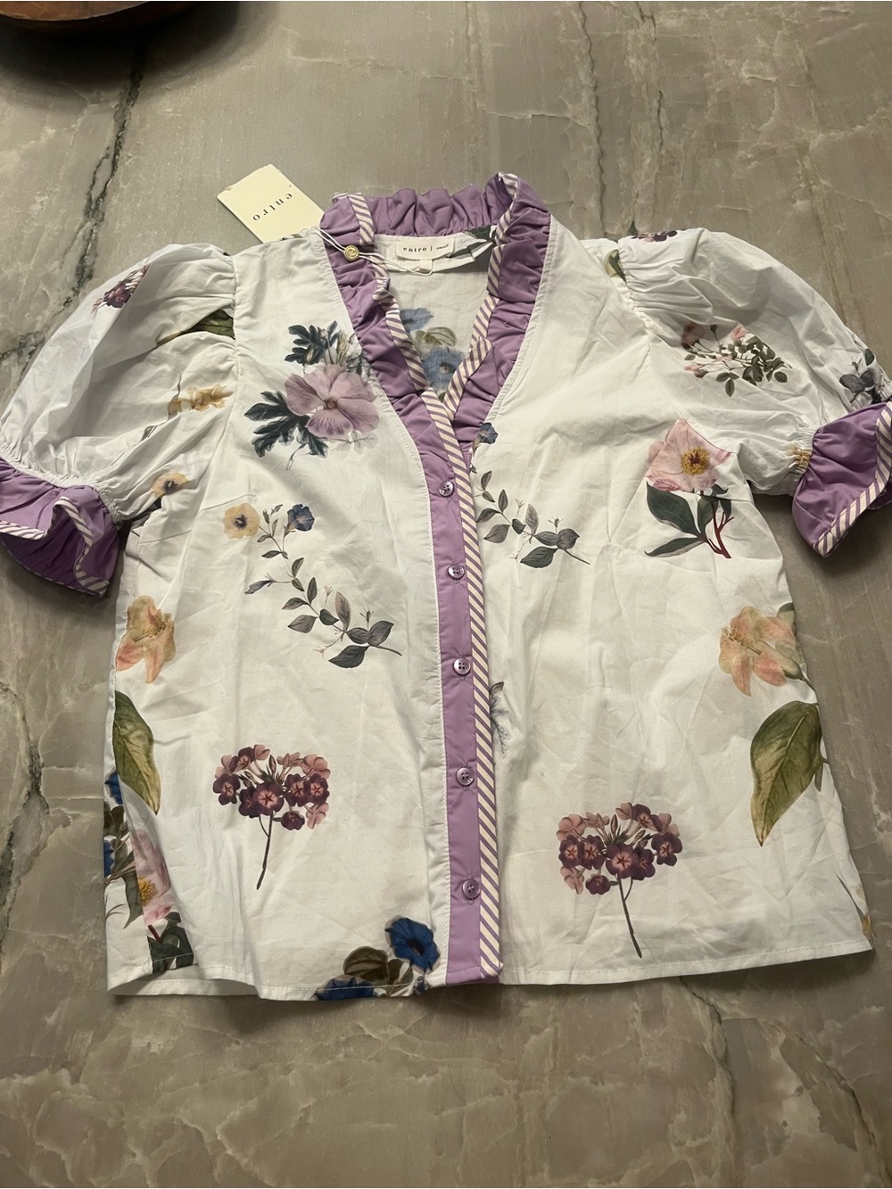 entro White Floral Puff-Sleeve Blouse with Lavender Trim